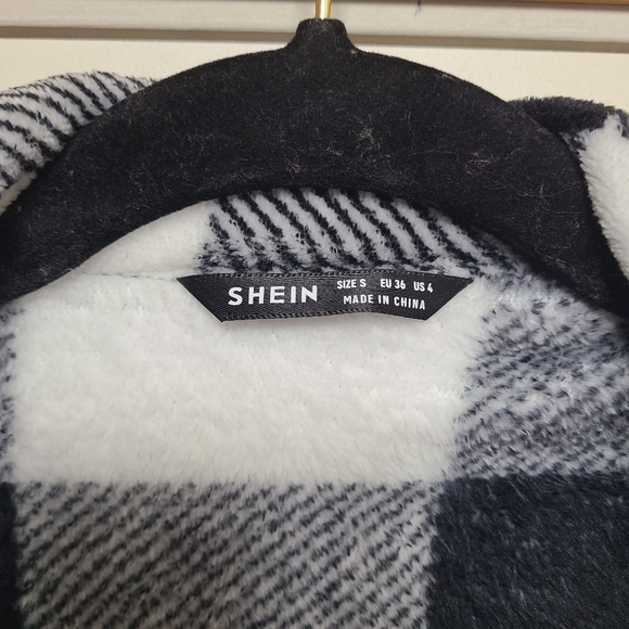 Cropped Fuzzy Shacket - Picture 4 of 4